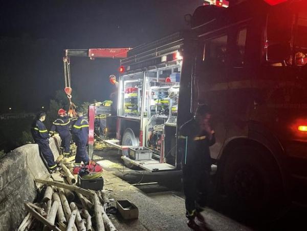 Trắng đêm cứu hộ vụ tai nạn thảm khốc làm 4 người chết ở Thừa Thiên - Huế