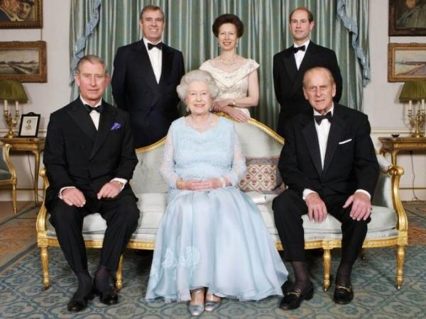 Cuộc đời bốn người con của Nữ hoàng Anh