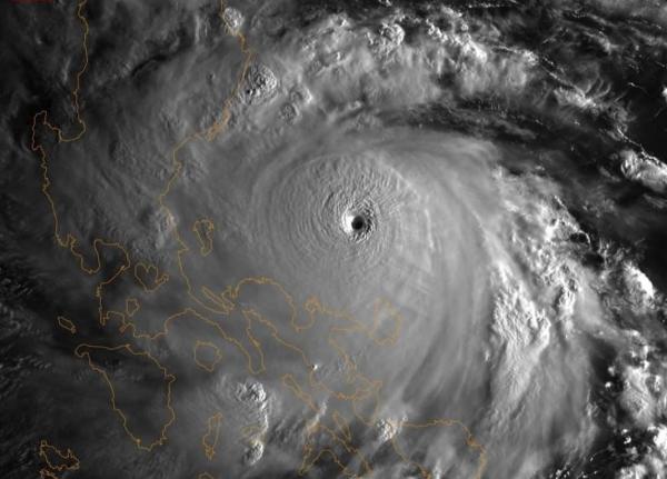Clip: Quái vật “Noru”, siêu bão cuồng phong sắp đổ bộ Việt Nam
