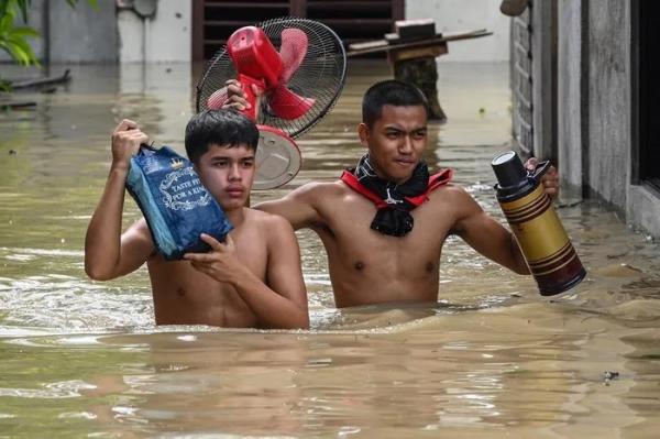 Nhiều nơi bị nhấn chìm sau cơn thịnh nộ của bão Noru ở Philippines