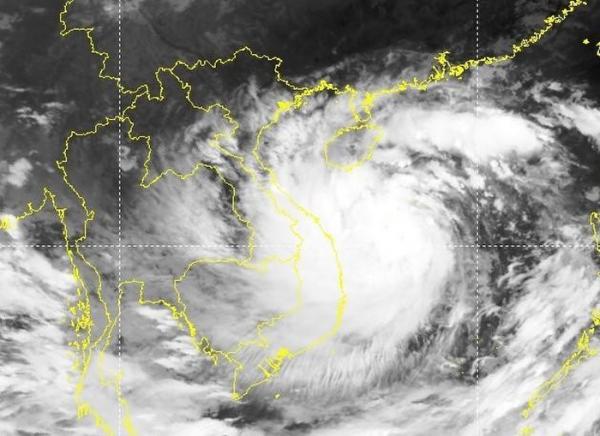 Bão Noru tăng gần 3 cấp, sức tàn phá ngang siêu bão Xangsane