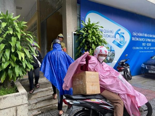 Các trường Đại học tại Huế mở cửa, hỗ trợ sinh viên đến tránh bão Noru