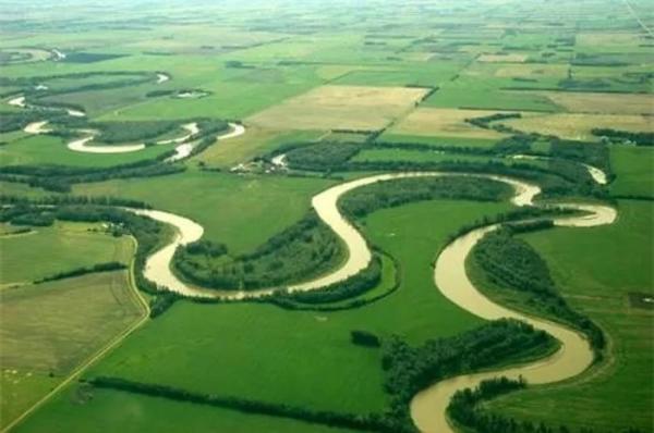 Giải mã tại sao các dòng sông không bao giờ chảy theo đường thẳng