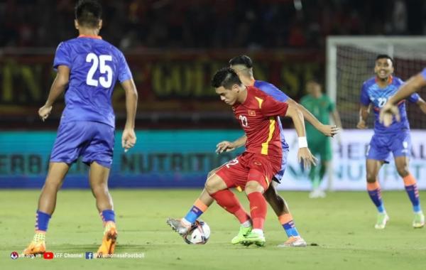 HLV Ấn Độ: “Tôi không ấn tượng với cầu thủ nào của ĐT Việt Nam”