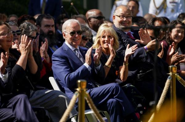 Ông Biden gây tranh cãi khi hỏi “Jackie, bà có ở đây không”