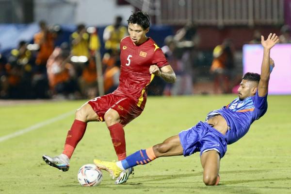 Thắng Singapore và Ấn Độ, tuyển Việt Nam thăng hạng FIFA