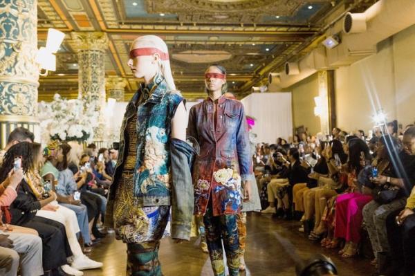 Hậu trường đưa thời trang Việt đến kinh đô thế giới