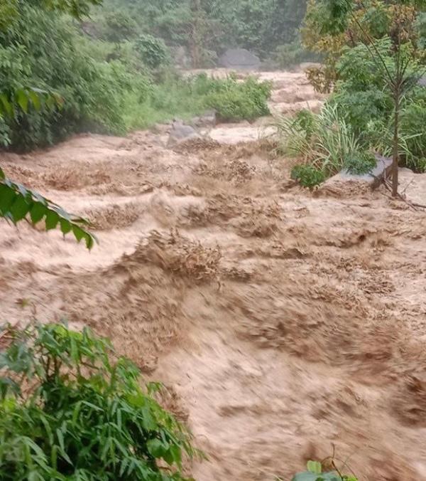 Thanh Hóa: 320 hồ chứa nước đầy, nguy cơ cao ngập lụt và lũ quét
