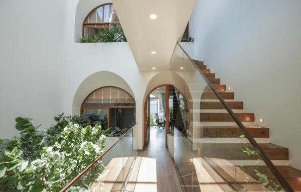 Nhà 5m x 20m thiết kế tối ưu ánh sáng và thông gió thích ứng với thời tiết tại Đà Nẳng