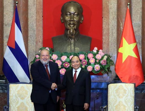 “Việt Nam luôn ở bên cạnh, đoàn kết và ủng hộ Cuba anh em”