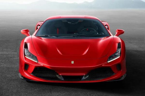 Ferrari F8 Tributo và Lamborghini Huracan EVO: Thay đổi hay bảo thủ