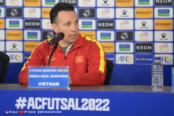 HLV tuyển futsal Việt Nam muốn học trò đánh bại Nhật Bản