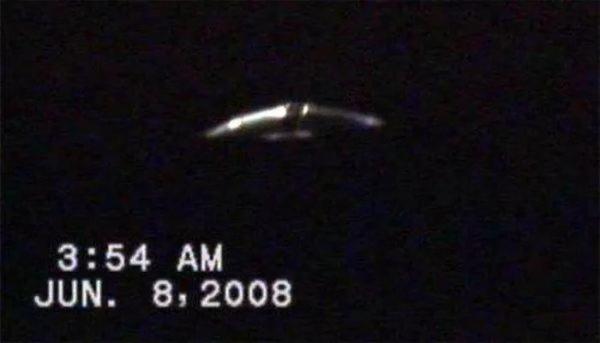 Kỳ lạ những lần radar bất ngờ “tóm sống” UFO trên bầu trời