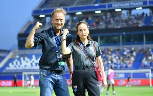 HLV Polking giục Madam Pang thuyết phục CLB Nhật Bản “nhả” Chanathip cho AFF Cupv