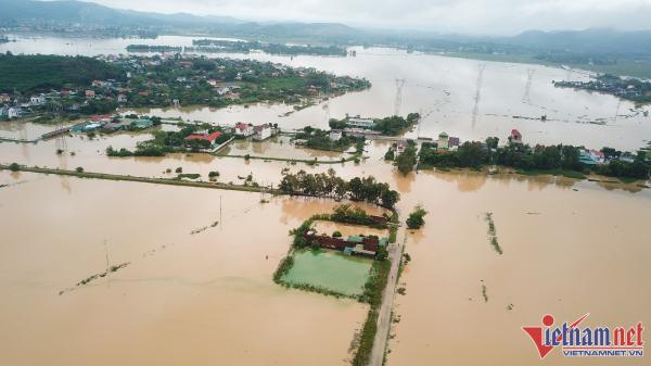 Toàn cảnh lũ lụt hoành hành nhiều nơi ở Nghệ An