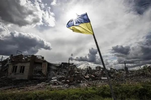 Ukraine tuyên bố giành lại lãnh thổ ở miền nam, một chính ủy quân sự Nga bị cách chức