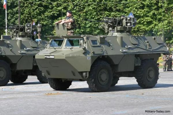 Xe bọc thép VAB của Pháp xuất hiện trong cuộc xung đột Nga - Ukraine