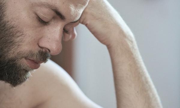Hội chứng Klinefelter khiến nam giới phì đại tuyến v‌ú, không tin‌ּh trù‌ּng