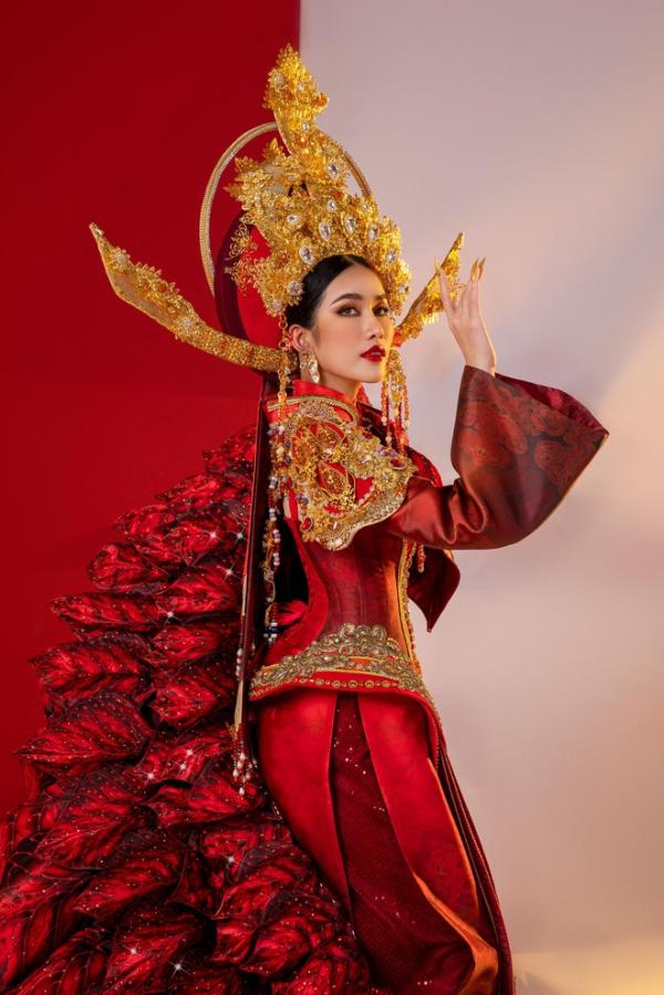 Phương Anh mang “bà chúa Sao” đến “Hoa hậu Quốc tế 2022”