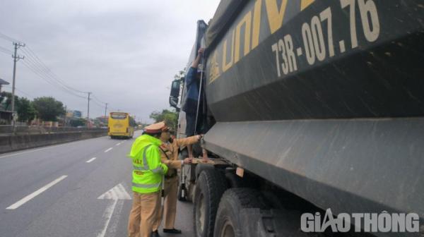 Sau chiến dịch, xe cơi nới chở quá tải ở Quảng Bình có còn hoạt động?