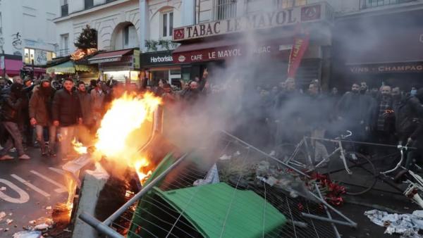 Nhóm biểu tình người Kurd đụng độ với cảnh sát sau vụ xả súng ở trung tâm Paris