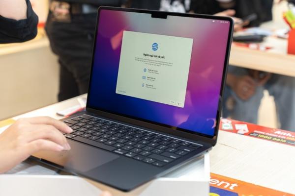 Apple sắp ra mắt máy Mac có màn hình cảm ứng?