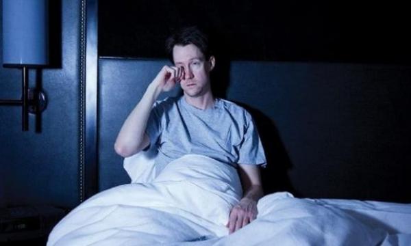 Khi ngủ giấc đêm, nếu bạn thường xuyên thức giấc vào 2 khoảng thời gian này có thể gan đang kêu cứu