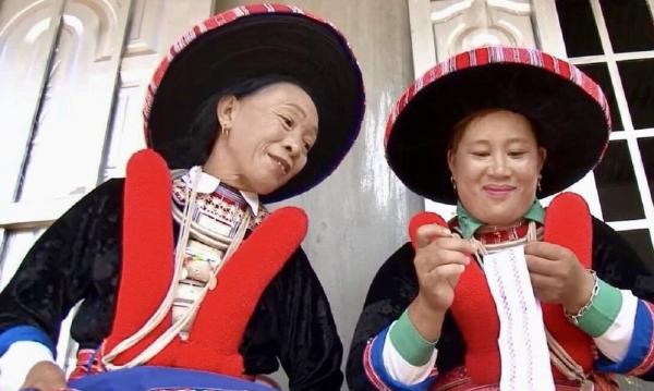 Người Dao bảo tồn văn hóa cộng đồng qua trang phục truyền thống