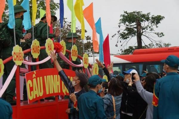 Hơn 1.300 thanh niên Đà Nẵng lên đường nhập ngũ
