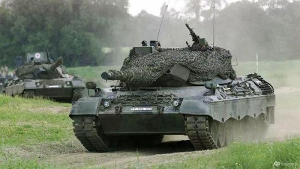 Ba nước hợp sức gửi 180 xe tăng “đã tân trang” cho Ukraine