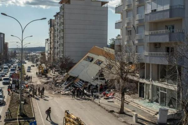 Hy vọng cứu người nhạt dần, hơn 12.000 người t‌ử von‌g do động đất Thổ Nhĩ Kỳ - Syria