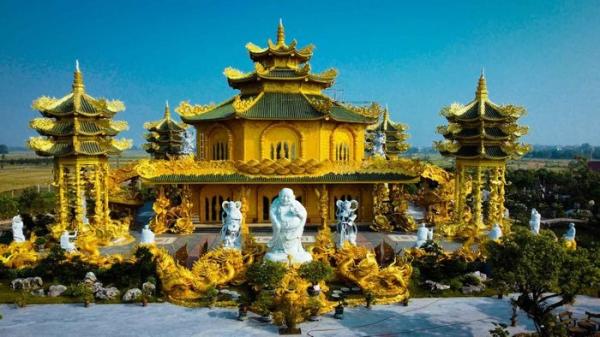 Ngôi chùa “dát vàng” nằm giữa đồng lúa ở Hưng Yên