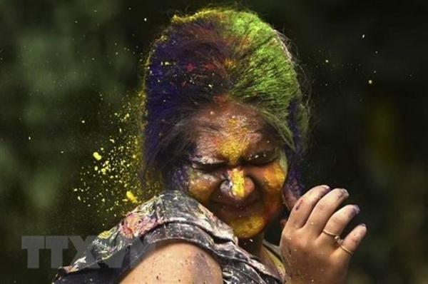 Ấn Độ: Các tín đồ đạo Hindu từng bừng chào đón Lễ hội sắc màu Holi
