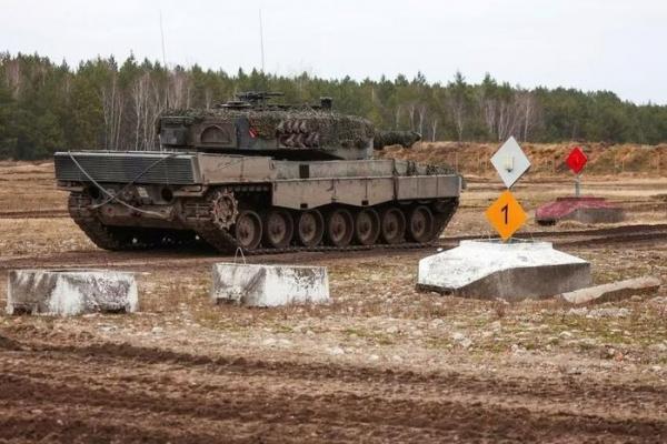 Ba Lan sẽ gửi thêm 10 xe tăng Leopard 2 tới Ukraine trong tuần này