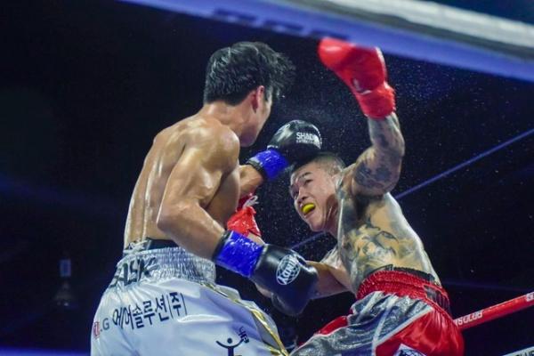 ‘Nam vương’ boxing Trương Đình Hoàng đả bại võ sĩ số 1 Hàn Quốc, bảo vệ chiếc đai vô địch châu Á lịch sử