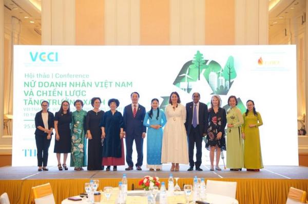 Nữ doanh nhân Việt Nam họp bàn tìm giải pháp thúc đẩy tăng trưởng xanh