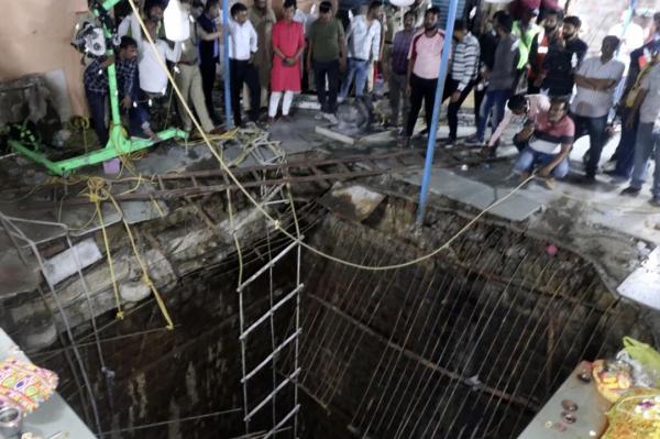 Hàng chục người ngã xuống giếng ở đền thờ Ấn Độ, ít nhất 35 nạn nhân t‌ử von‌g
