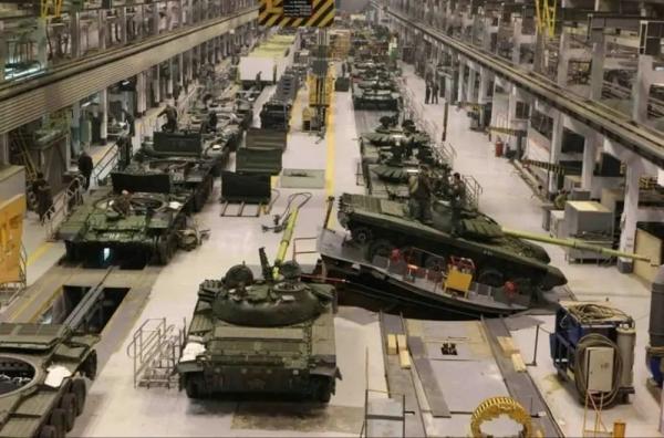 Dây chuyền sản xuất xe tăng Nga quá tải?