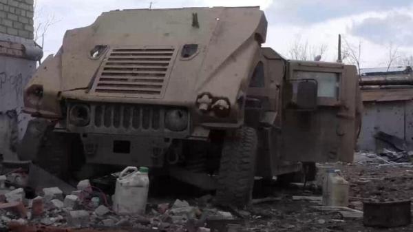Nga tịch thu xe bọc thép Humvee do Mỹ cung cấp cho Ukraine ở Bakhmut