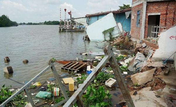 7 căn nhà bị sạt lở xuống sông Cần Thơ, thiệt hại 10 tỷ đồng