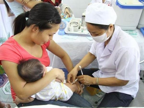TPHCM: Nhiều vaccine trong tiêm chủng mở rộng đã hết và sắp hết