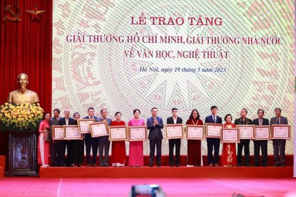 Giới văn nghệ sĩ tự hào sáng tạo và cống hiến