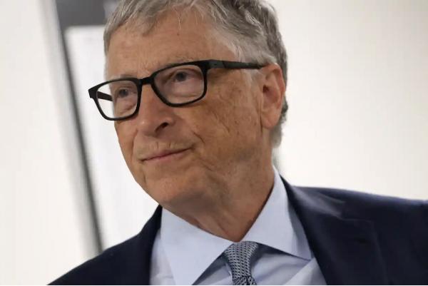 “Tỷ phú ấu dâ‌m” Jeffrey Epstein bị tố tống tiền Bill Gates