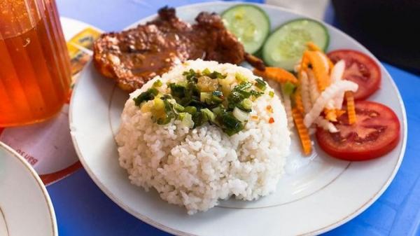 Cơm tấm Việt lọt top 10 món ăn ngon: Điểm quán đình đám trên mạng