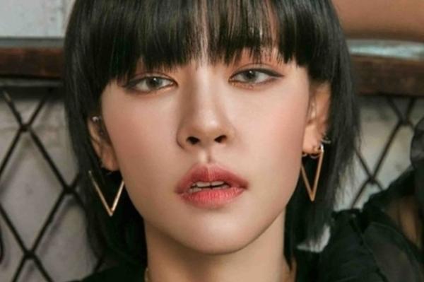 Nữ thần tượng tiết lộ cuộc sống như “ngục tù” ở showbiz Hàn