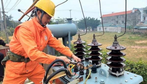 Móng Cái cắt điện toàn thành phố để đấu nối đường dây mua điện từ Trung Quốc