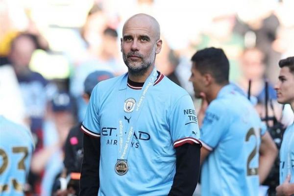 Pep Guardiola cam kết tương lai với Man City