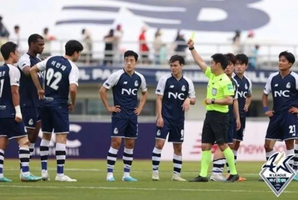 Văn Toàn thi đấu ấn tượng trong màu áo CLB Seoul E-Land