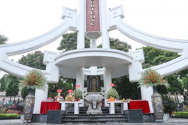 Thủ tướng Phạm Minh Chính viếng Nghĩa trang Liệt sĩ quốc gia Vị Xuyên