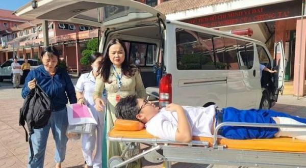 Bị tai nạn gãy chân, thí sinh vẫn tha thiết được tiếp tục tham gia kỳ thi vào lớp 10